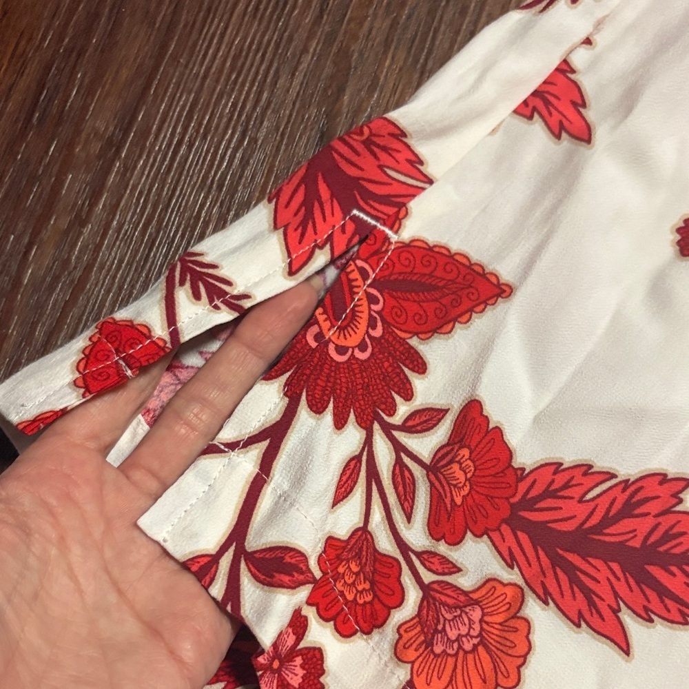 Loft Floral Red and White Wide-Leg Cropped Pants - Picture 2 of 6